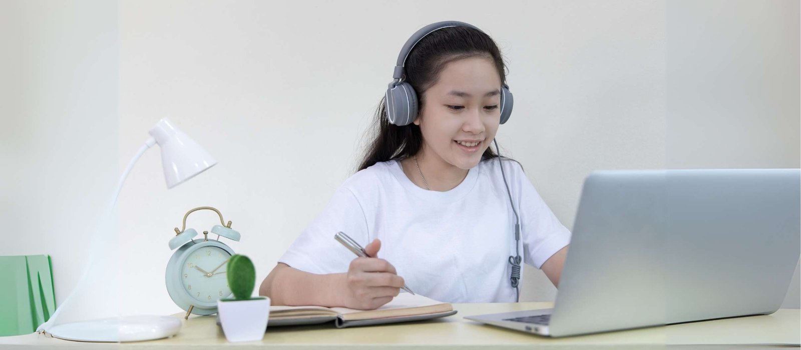 Give your child a head start with online Korean for kids courses at Lingua Learn Cambodia. Fun, live online classes make Korean easy and enjoyable to learn. Give your child a head start with online Korean for kids courses at Lingua Learn Cambodia. Fun, live online classes make Korean easy and enjoyable to learn.