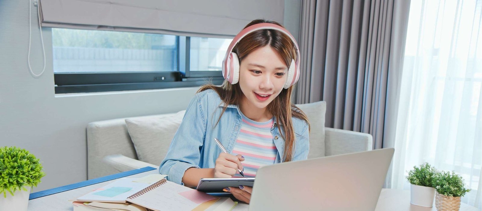 Learn Mandarin Chinese online with native teachers. Join beginner to advanced Mandarin courses in Cambodia. Small groups, private lessons, CEFR aligned certification and HSK preparation.